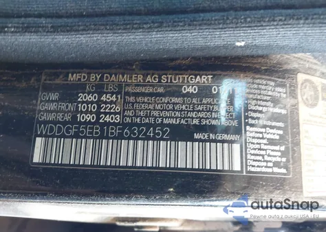 2011 Mercedes-Benz C 300 Luxury/Sport z USA, uszkodzony, nr VIN WDDGF5EB1BF632452